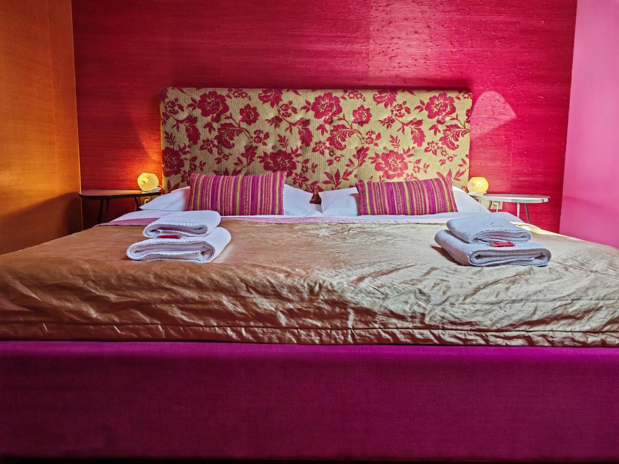 Hotel Rajska Zahrada Nové Město nad Metují エクステリア 写真